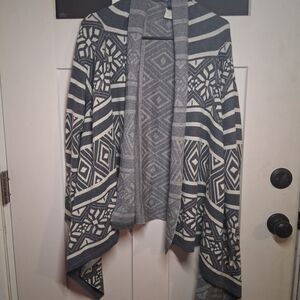 Stylish Gray and White Women's Cardigan